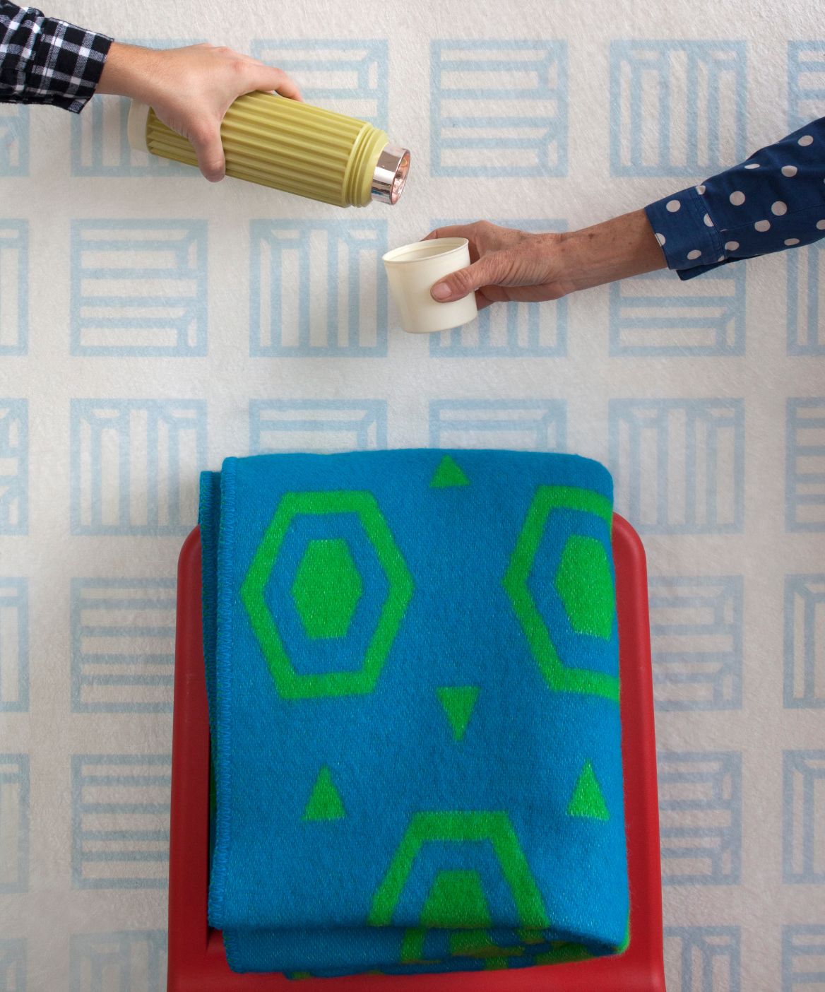 The Memphis Design Movement and Modern Textiles – ZigZagZurich