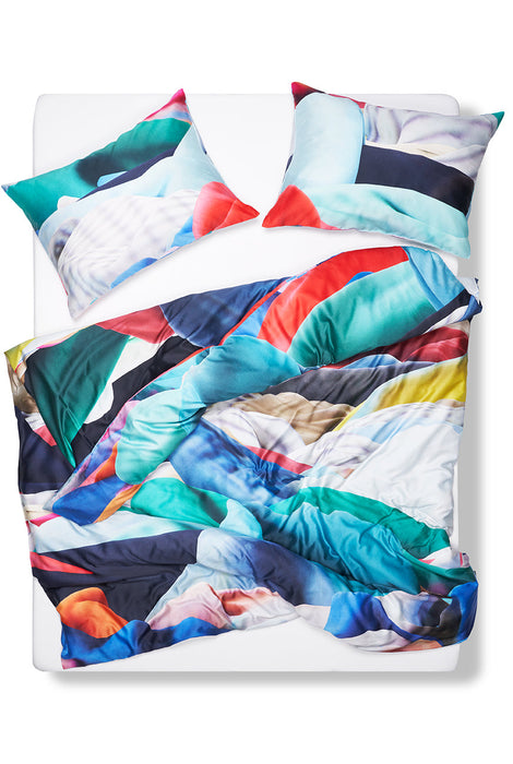 Artist Bedding "Vaskedag" by Christoffer Joergensen