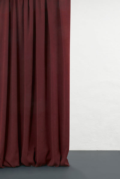 Rideaux occultants « Groovy Corduroy Weave » de couleur bordeaux
