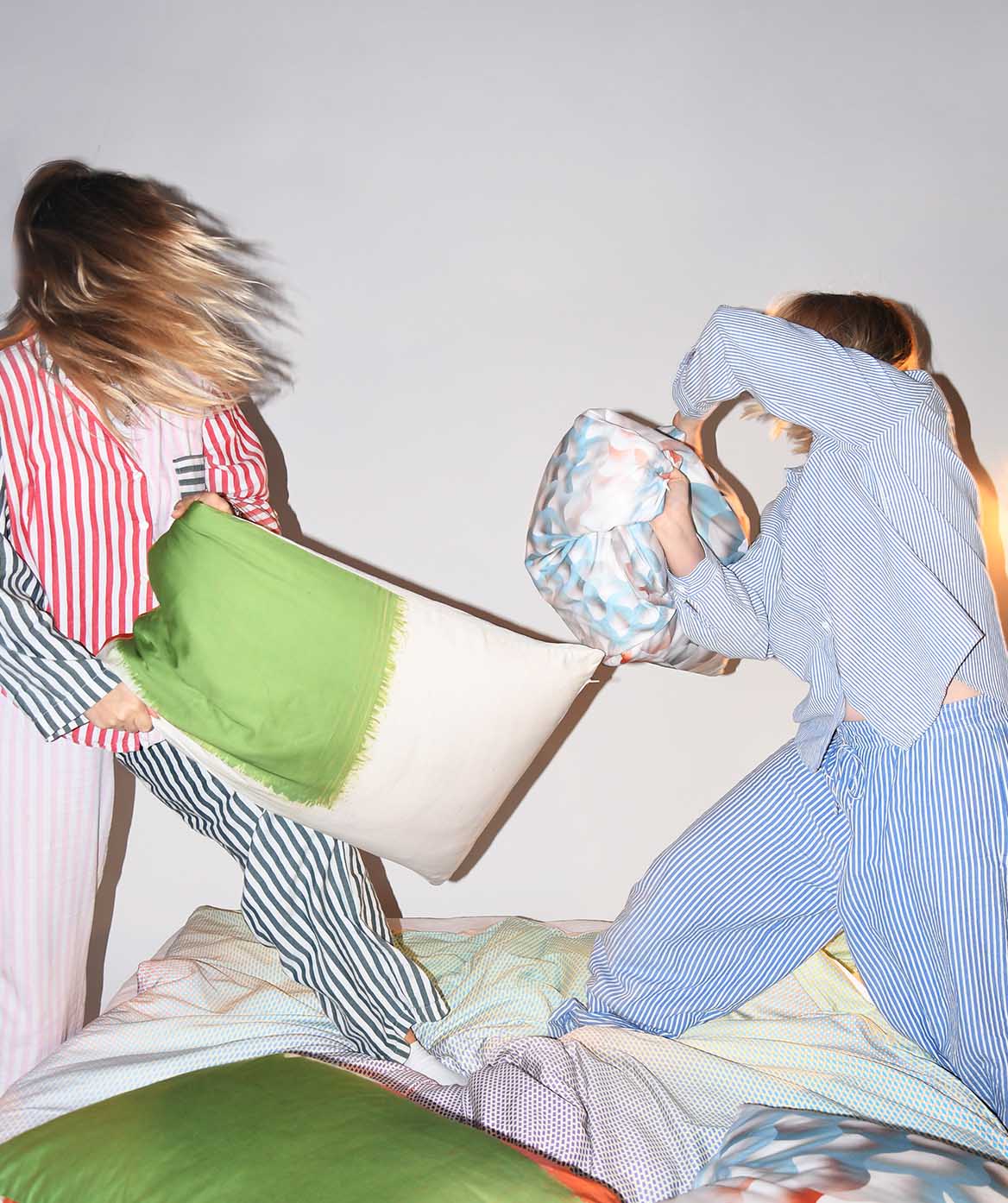 Künstlerisch gestaltete Bettwäsche-Sets, die die Stimmung Ihres Schlafzimmers verändern