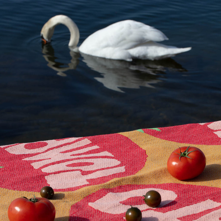 Jacquard logo towel detail