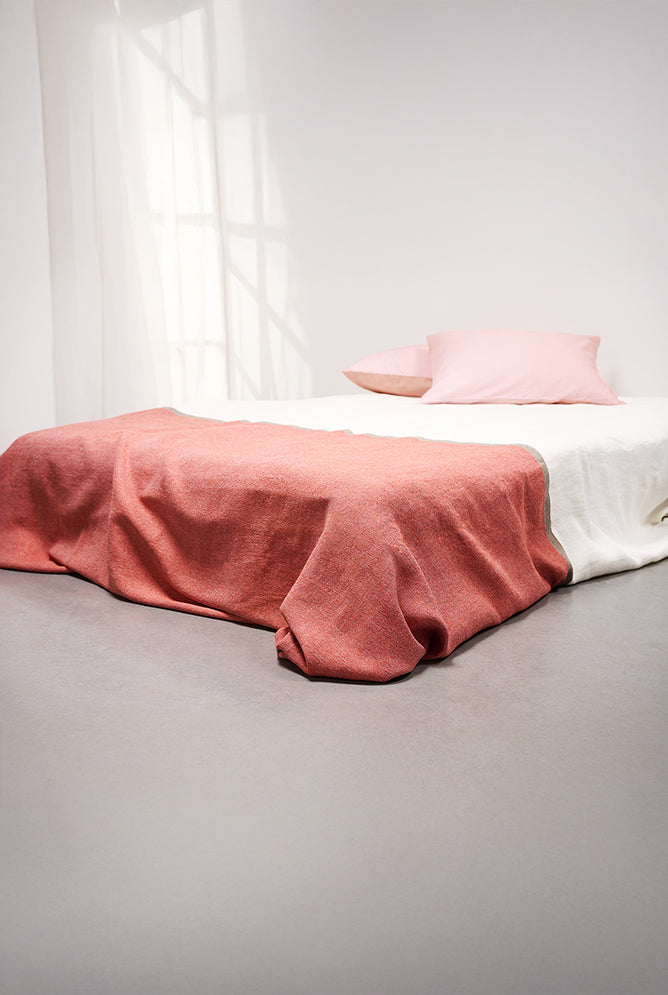 NESSO Bedspread in Rust – ZigZagZurich